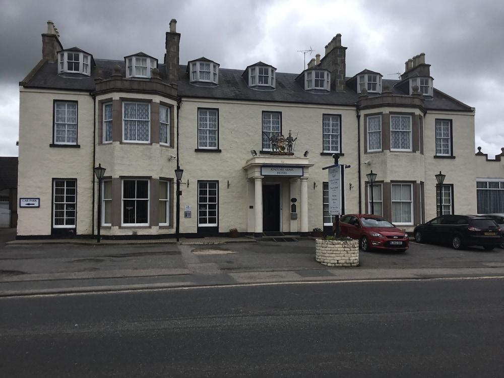 โรงแรมคินทอร์ อาร์มส์ Inverurie ภายนอก รูปภาพ