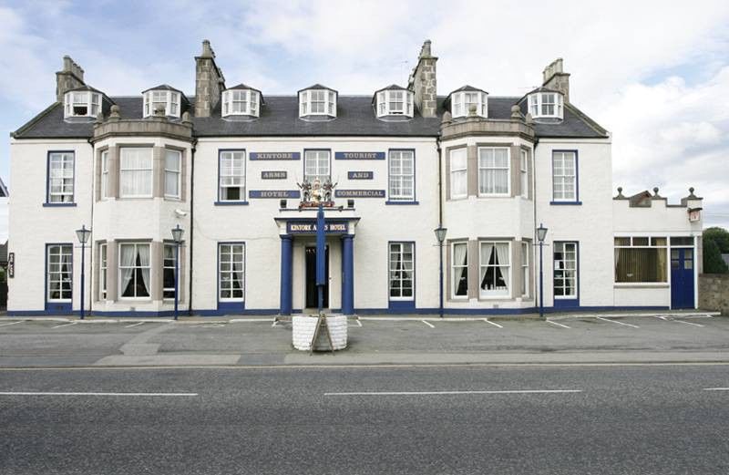 โรงแรมคินทอร์ อาร์มส์ Inverurie ภายนอก รูปภาพ