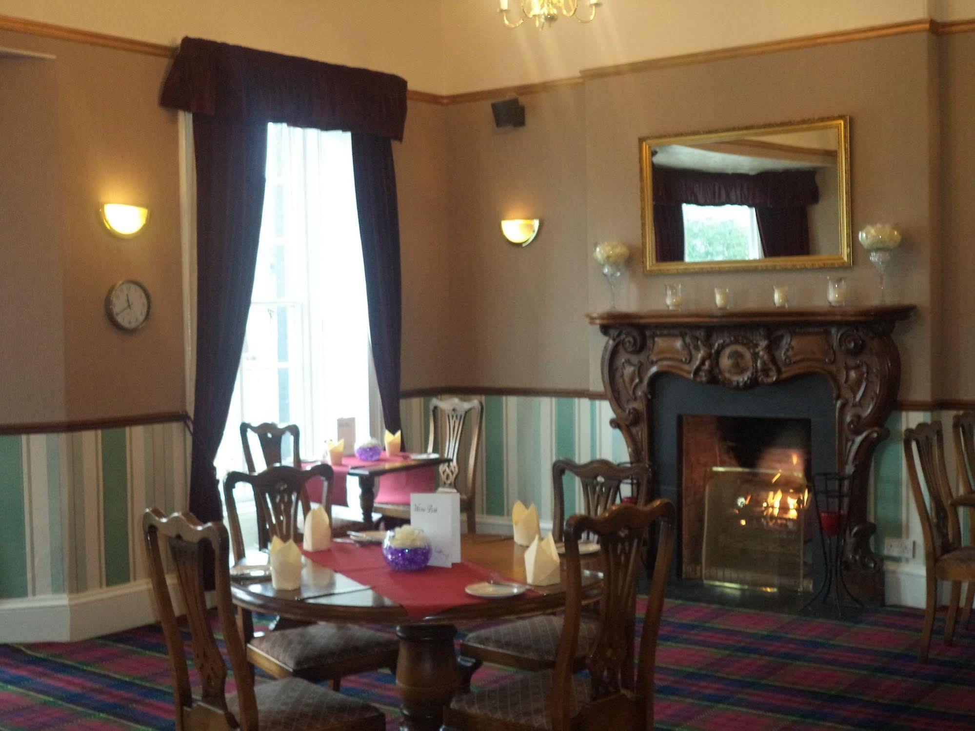 โรงแรมคินทอร์ อาร์มส์ Inverurie ภายนอก รูปภาพ