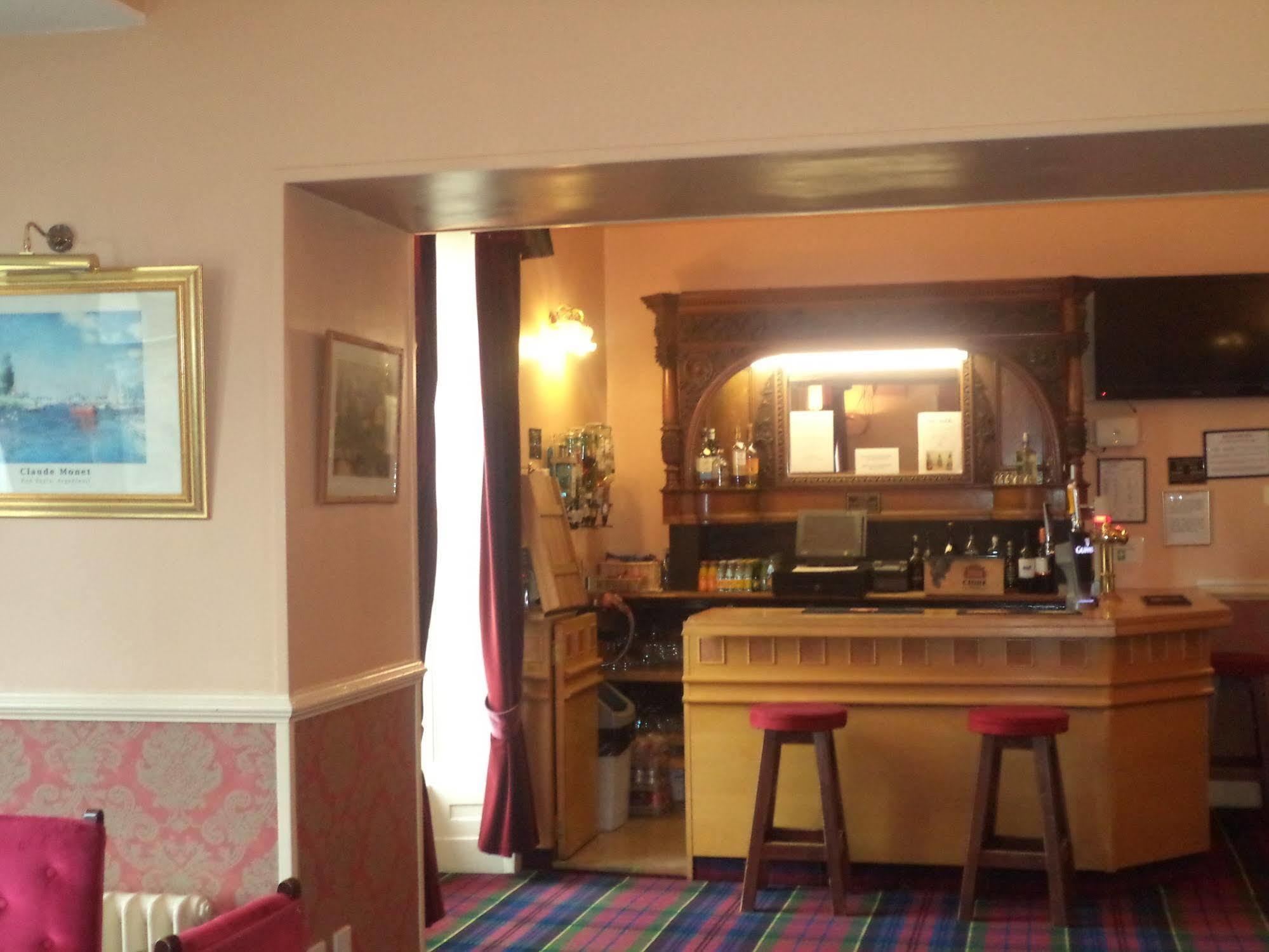 โรงแรมคินทอร์ อาร์มส์ Inverurie ภายนอก รูปภาพ