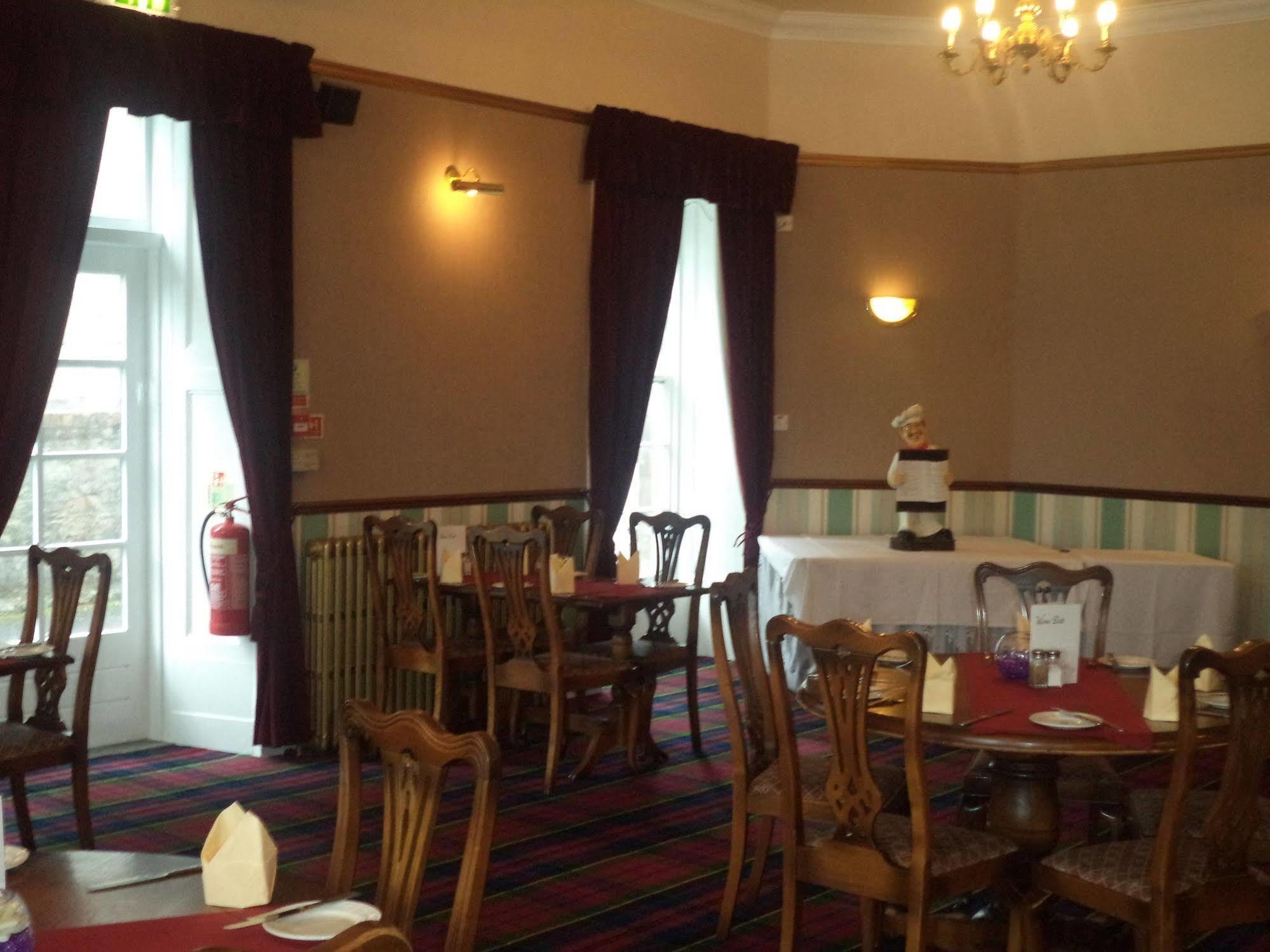 โรงแรมคินทอร์ อาร์มส์ Inverurie ภายนอก รูปภาพ